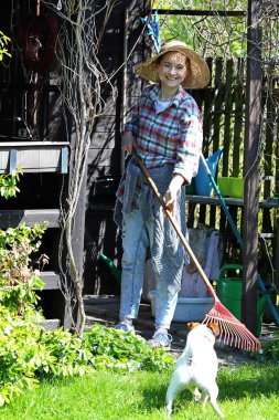 Bahçede bahar çalışması.