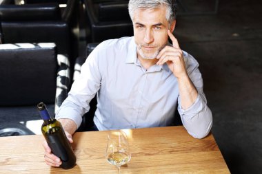 Biraz gevşeme bir kadeh şarap ile.