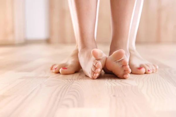 Foot gymnastics.Exercises of baby feet. — Stock Photo, Image