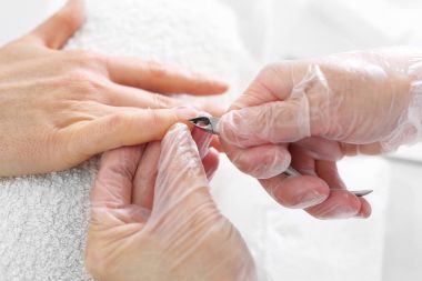 Kesme derileri dizeleri ile.