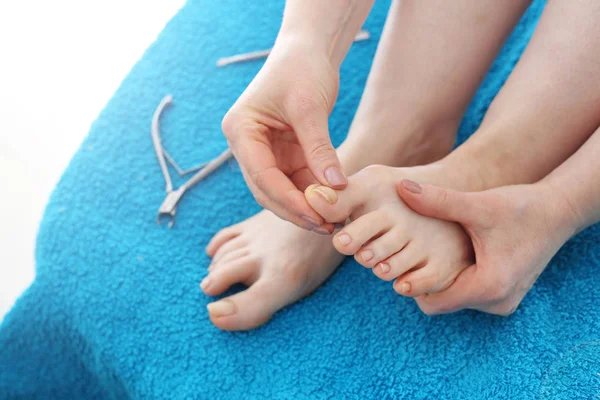 Foot Massage Woman Performs Foot Massage Care Treatment Bare Feet — Stock Photo, Image