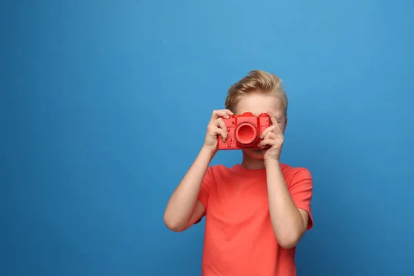 Fotograaf Kind Met Een Camera Portret Van Een Jongen Een — Stockfoto
