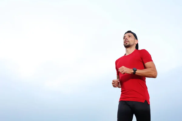 Plaj Eğitimi Plaj Koşucusu Genç Atletik Çekici Bir Adam Deniz — Stok fotoğraf