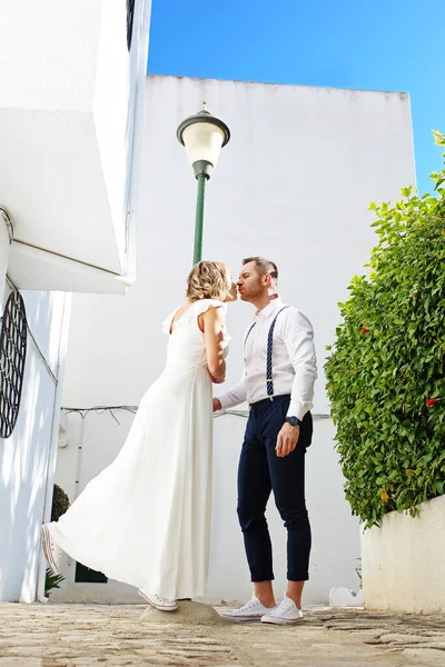 Amor Jovem Casal Lua Mel Jovem Casal Mulher Homem Jardim — Fotografia de Stock