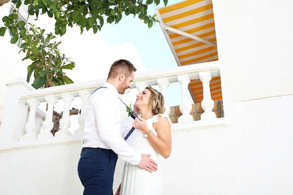 Felizes Amantes Jovem Casal Mulher Homem Jardim Verão Pessoas Apaixonadas — Fotografia de Stock