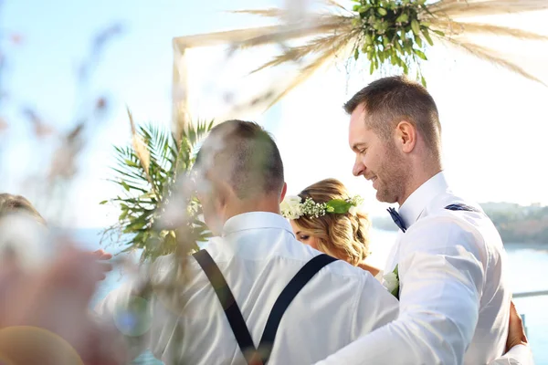 Casamento Romântico Íntimo Jovem Casal Mulher Homem Jardim Verão Pessoas — Fotografia de Stock