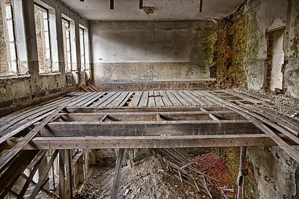 Verlaten verwoest kamer — Stockfoto