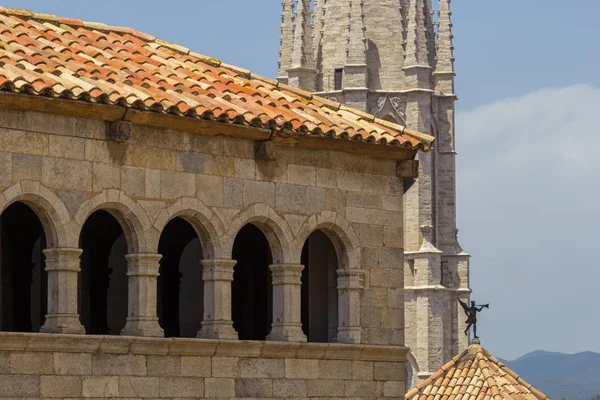 Tarihi Girona içinde bina