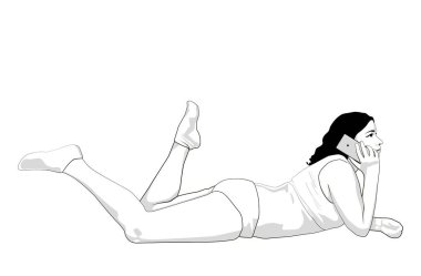 Yatakta akıllı telefon kullanan bir kadın. Olgun bir kadın uzanırken cep telefonuyla konuşuyor. beyaz arkaplanda siyah çizgi