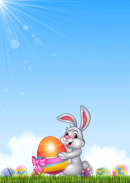 Lindo conejito sosteniendo huevo de Pascua — Vector de stock