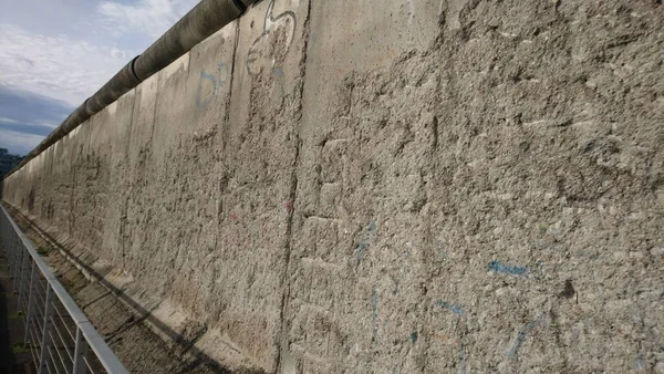 Reinforced concrete wall in the city of Berlin