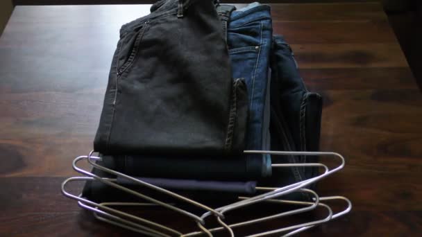 Vêtements Denim Sur Table Prêts Pour Emballage — Video