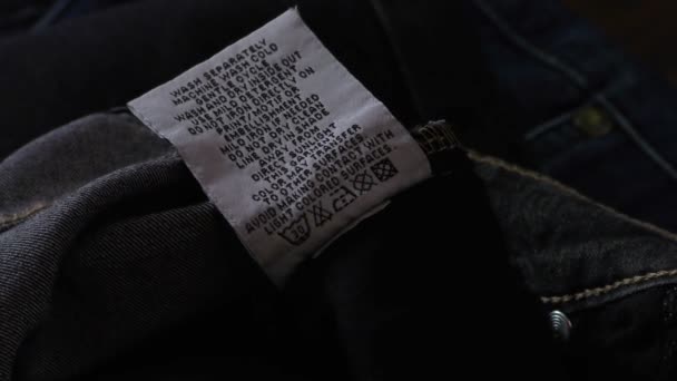 Instructions Lavage Pour Jeans Autres Vêtements — Video