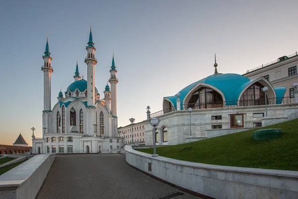 Belle Mosquée Kul Sharif Kazan Aube Avec Ciel Propre Plat — Photo