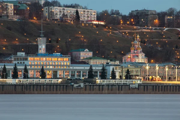 Ett Unikt Perspektiv Nizhny Novgorod Kvällen Med Stadens Ljus Mot — Stockfoto