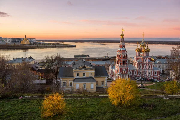 Kyrkan Katedralen Den Välsignade Jungfrun Nizhny Novgorod Mot Bakgrund Vacker — Stockfoto