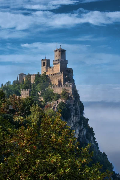 Rocca della szereplő Guaita, a legtöbb ősi erőd San Marino, Olaszország — Stock Fotó