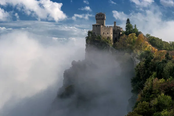 San Marino, Itália. Segunda torre: a Cesta ou Fratta — Fotografia de Stock