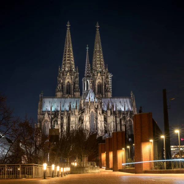 Kölner Dom. Es rangierte an dritter Stelle der Liste der höchsten Kirchen der Welt und gehört zum Weltkulturerbe. Deutschland. — Stockfoto