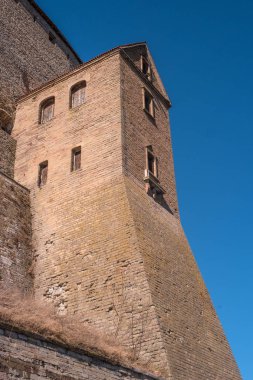 Narva, Estonya - Herman Castle Ivangorod kalenin karşısında nehir kıyısında. Yakın çekim.