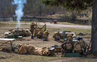 Gatchina, Rusya - 7 Mayıs 2017: Savaş İkinci Dünya Savaşı tarihi imar.