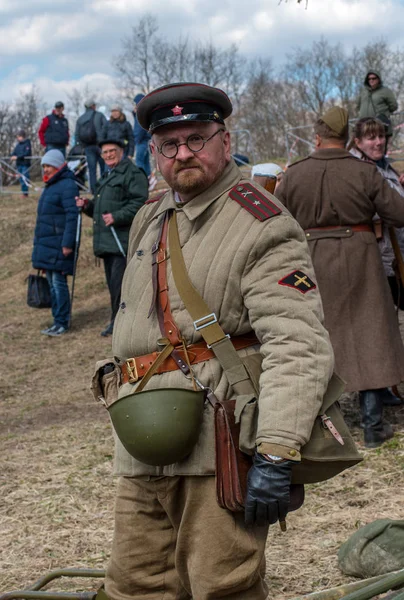 Gatchina, Rusia - 7 de mayo de 2017: Reconstrucción histórica de las batallas de la Segunda Guerra Mundial . —  Fotos de Stock