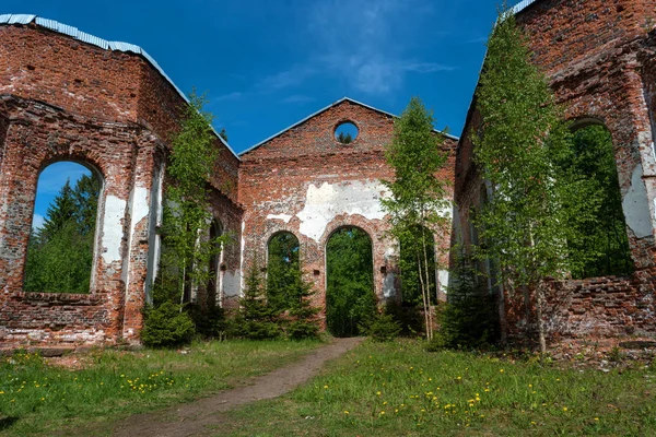 Ruiny Luterański Kościół St. Yakkim w Lahdenpohja. Republika Karelia, Federacja Rosyjska. — Zdjęcie stockowe