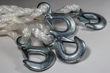 Hafif bir arka plan üzerinde çekici kanca.