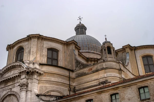 Dome of the Catholic church in Venice. Church of San Geremia in Venice, Italy — Stock Photo, Image