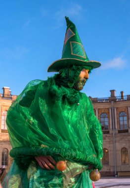 Gatchina, Rusya - 7 Ocak 2018: Noel show Gatchina Sarayı önünde tören alanı çocuklar için.