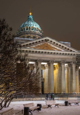 Kazan Katedrali - Rus Ortodoks Kilisesi, St. Petersburg, Rusya. Gece fotoğraf.