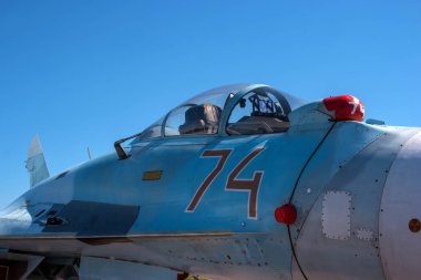 Pushkin, Rusya - 5 Haziran 2017: Sukhoi Su27m - bir jet savaş pilotu Nato kodlandırma için kabin: Flanker-B.