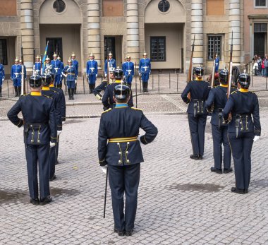 Stockholm, İsveç - 1 Mayıs 2019 Stockholm Kraliyet Sarayı Kraliyet Muhafızları Töreni