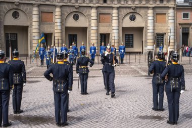 Stockholm, İsveç - 1 Mayıs 2019 Stockholm Kraliyet Sarayı Kraliyet Muhafızları Töreni