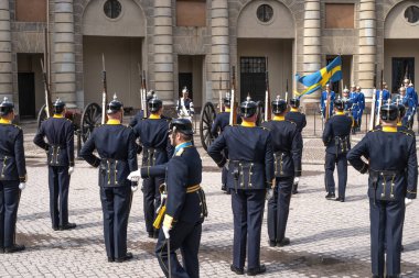 Stockholm, İsveç - 1 Mayıs 2019 Stockholm Kraliyet Sarayı Kraliyet Muhafızları Töreni