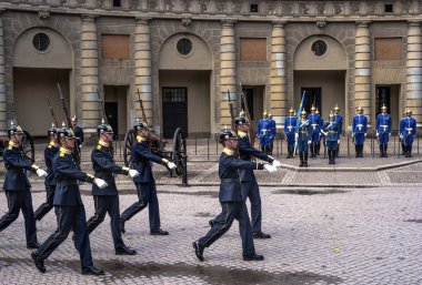 Stockholm, İsveç - 1 Mayıs 2019 Stockholm Kraliyet Sarayı Kraliyet Muhafızları Töreni