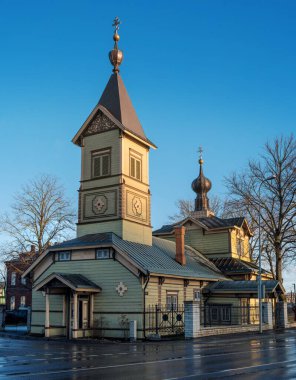 Kesklinn 'in Sadama ilçesinde küçük St. Simeons ve St. Annes Ortodoks Kilisesi. Estonya 'da birkaç ahşap kiliseden biri hayatta kaldı.