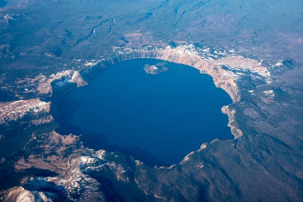 Flygfoto över Crater Lake, Oregon — Stockfoto