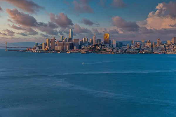 Sunrise view of San Francisco as seen from Angel Island in the b — Stock Photo, Image