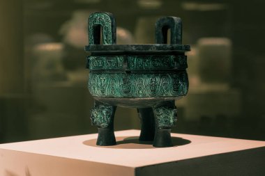 Antik Çin bronzundan üç bacak tutacağı
