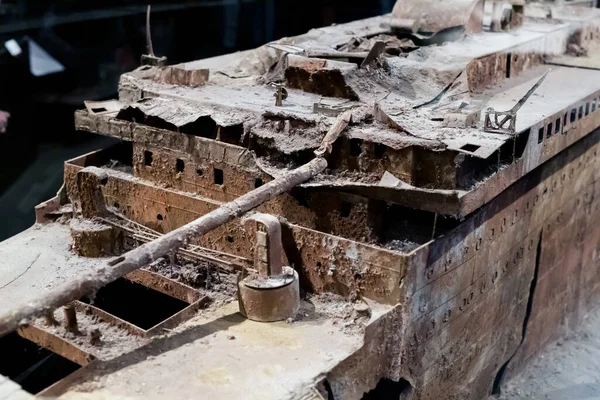 Titanik 'in deniz tabanındaki enkazının model köprüsü