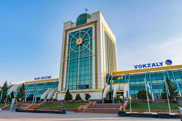 Nur-Sultan Tren İstasyonu 332