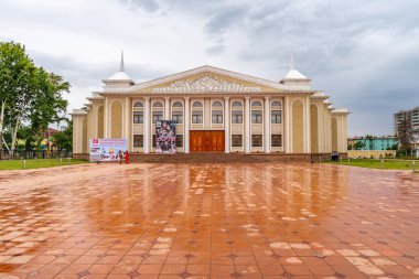 Qurghonteppa Bokhtar Tiyatrosu 34