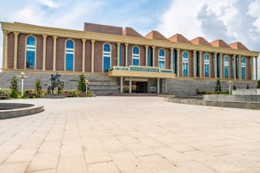 Dushanbe Sancak Parkı 03