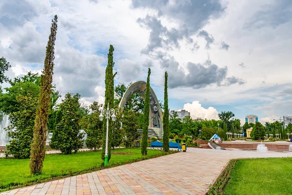 Parque Dushanbe Rudaki 32 — Foto de Stock