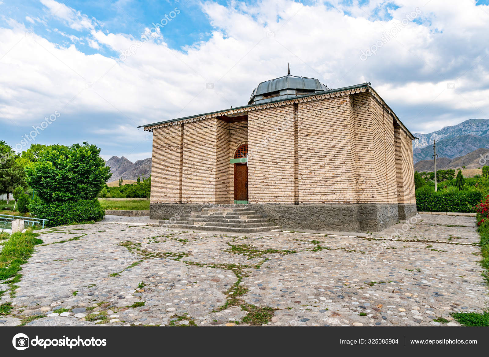 Комплекс Сурх Хазрати Бобо 03 Стоковое Фото ©AlexelA 325085904
