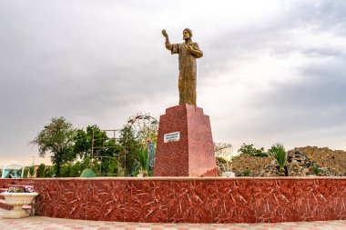 Isfara Sayfuddin Isfarangi Parkı 15