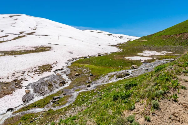 Qalai Khumb to Dushanbe Khoburobot Pass 12 — стокове фото