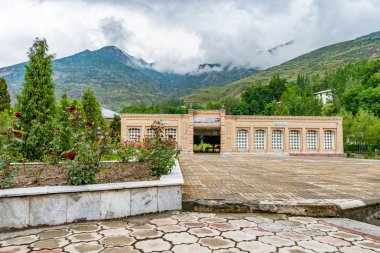 Panjrud Rudaki Anıtmezar 10