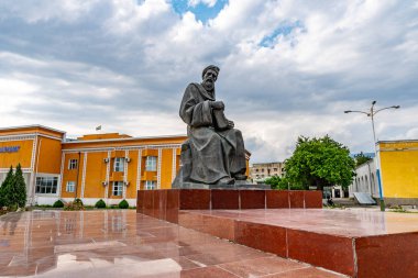 Penjikent Rudaki Heykeli 37